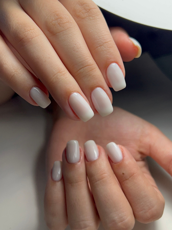 Light-Taupe-Nails