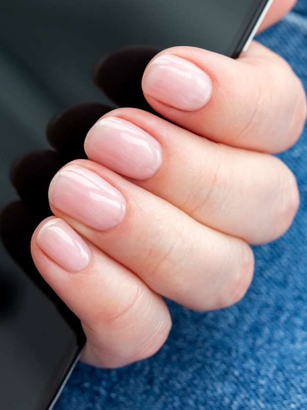 Nude-Nails-With-a-Glossy