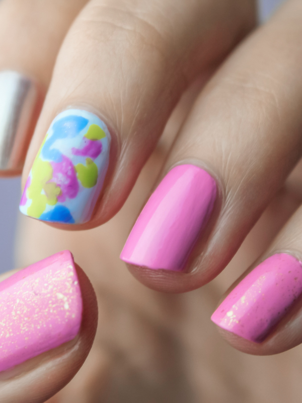 Floral-pink-nail