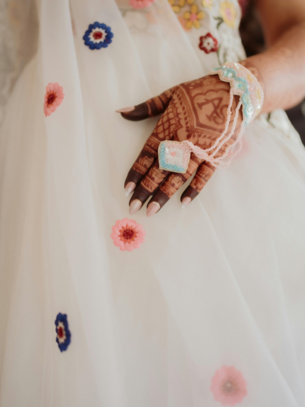 Minimalist-Bridal-Henna
