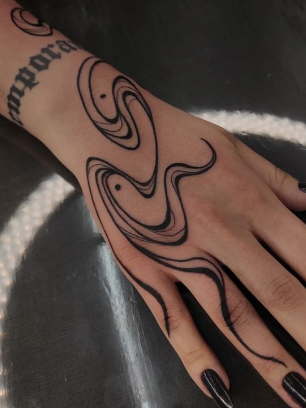 Abstract-Line Hand-Tattoo