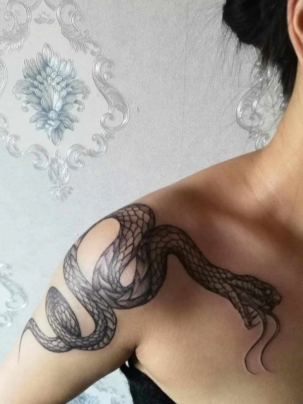 Snake-Shoulder-Tattoo-Ideas