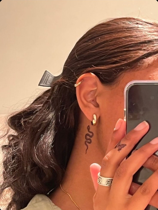 Snake-behind-ear-Tattoo