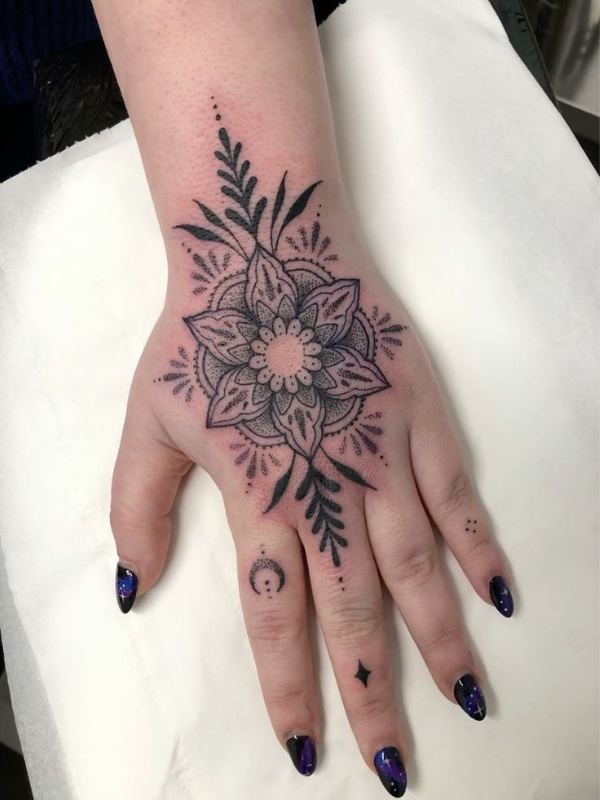 Mandala-Hand Tattoo-ideas